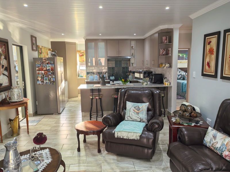 House For Sale in Dana Bay - Photo 4
