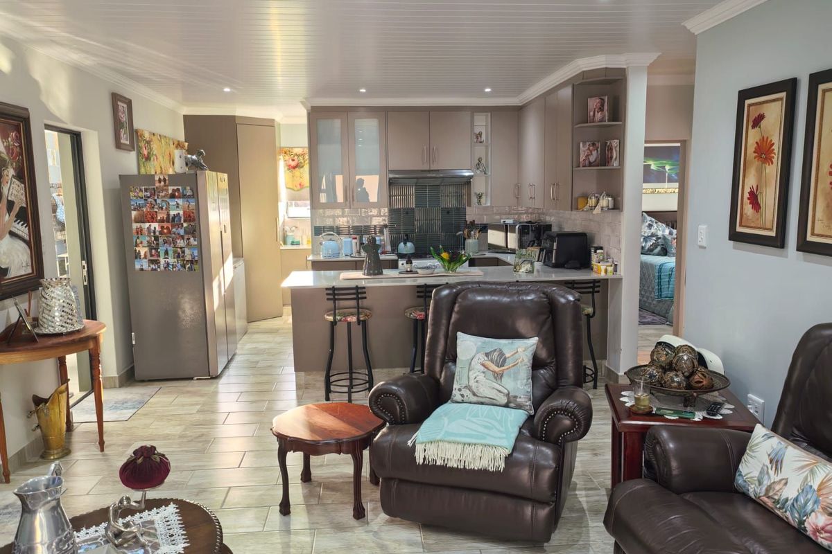 House For Sale in Dana Bay - Photo 4