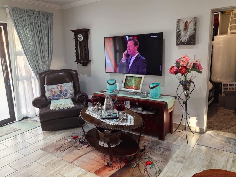 House For Sale in Dana Bay - Photo 6
