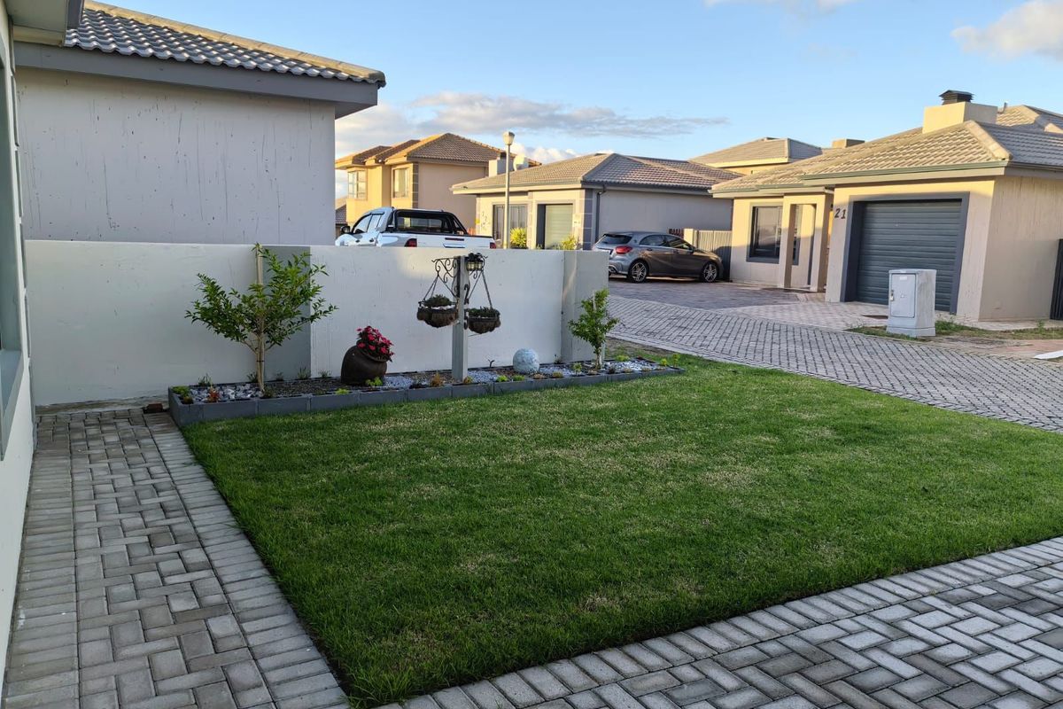 House For Sale in Dana Bay - Photo 3