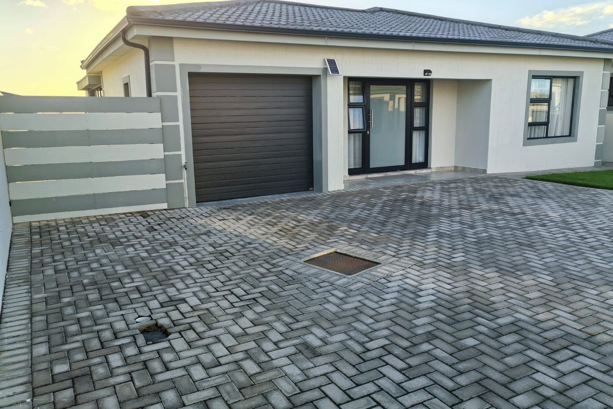 House For Sale in Dana Bay - Photo 2