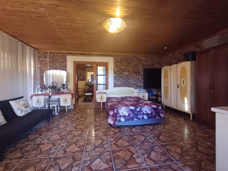 House For Sale in Collerville - Photo 10