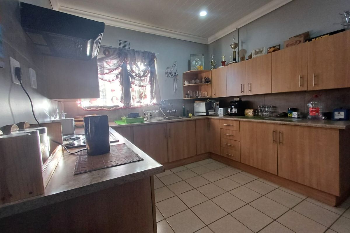 House For Sale in Collerville - Photo 4