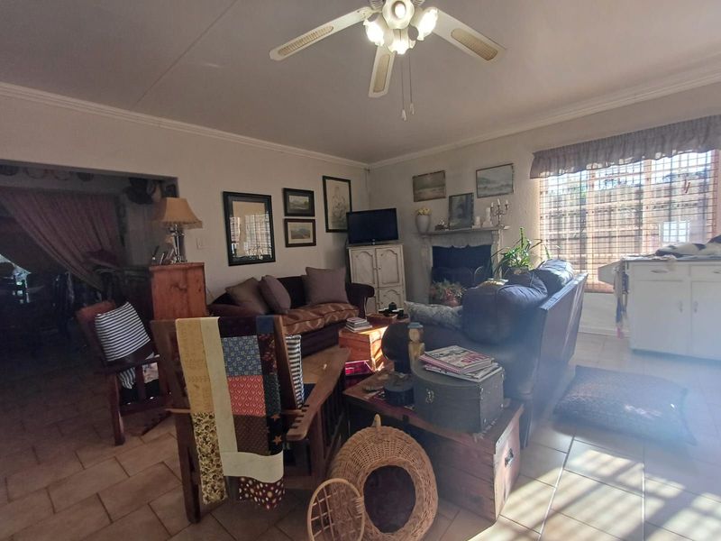 House For Sale in La Hoff - Photo 8