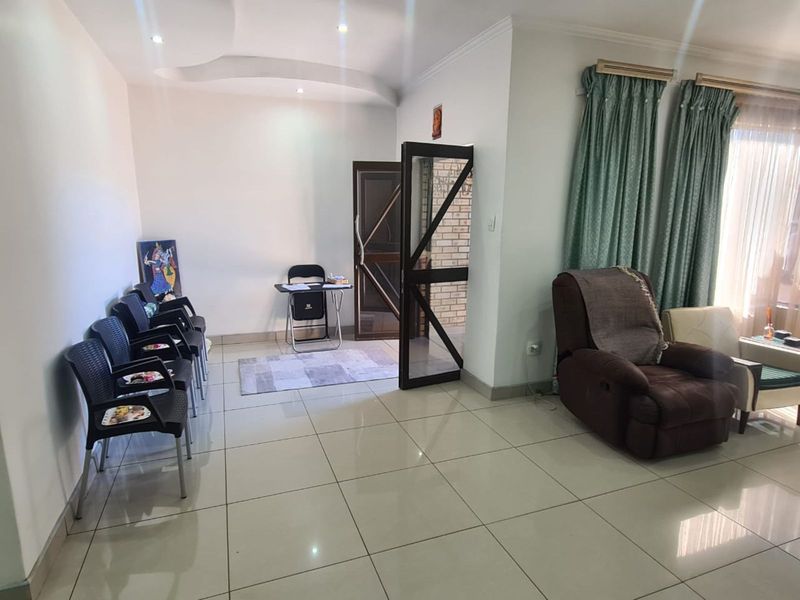 House For Sale in Moghul Park - Photo 6