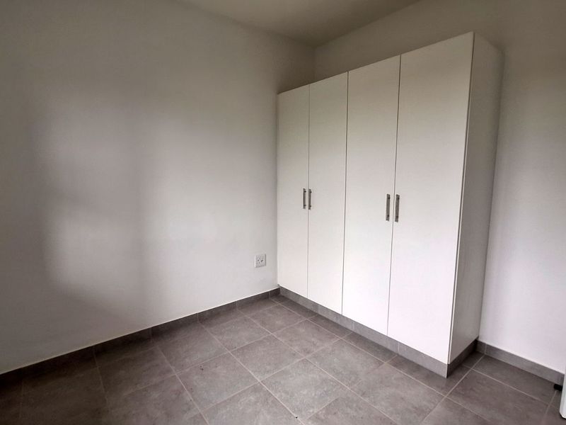 Apartment For Sale in Sheffield Beach - Photo 5