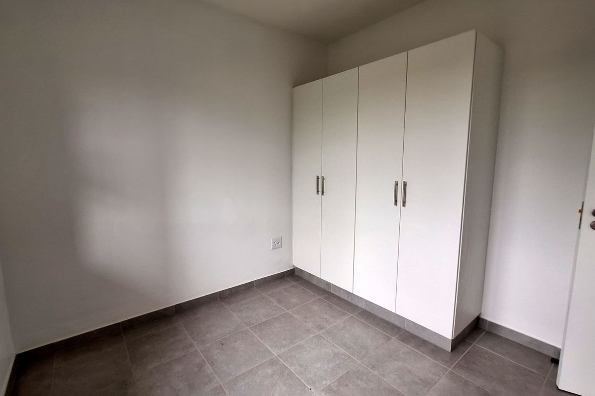 Apartment For Sale in Sheffield Beach - Photo 5