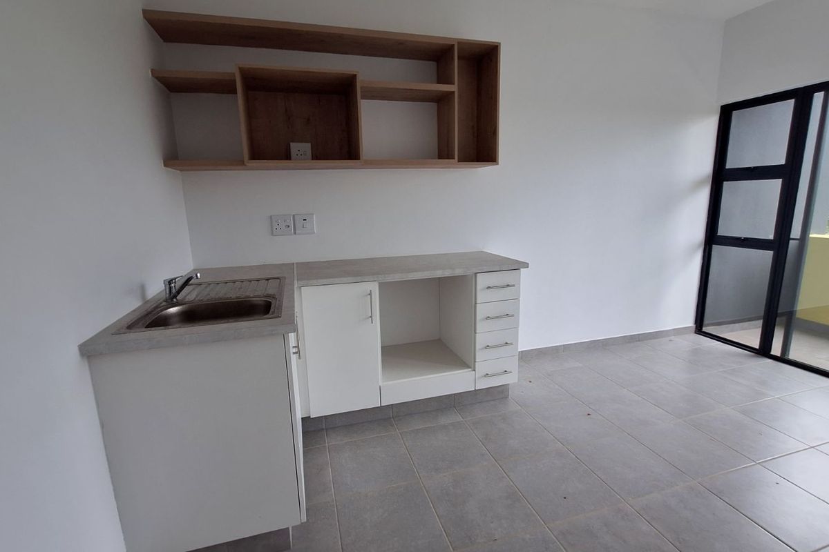 Apartment For Sale in Sheffield Beach - Photo 2