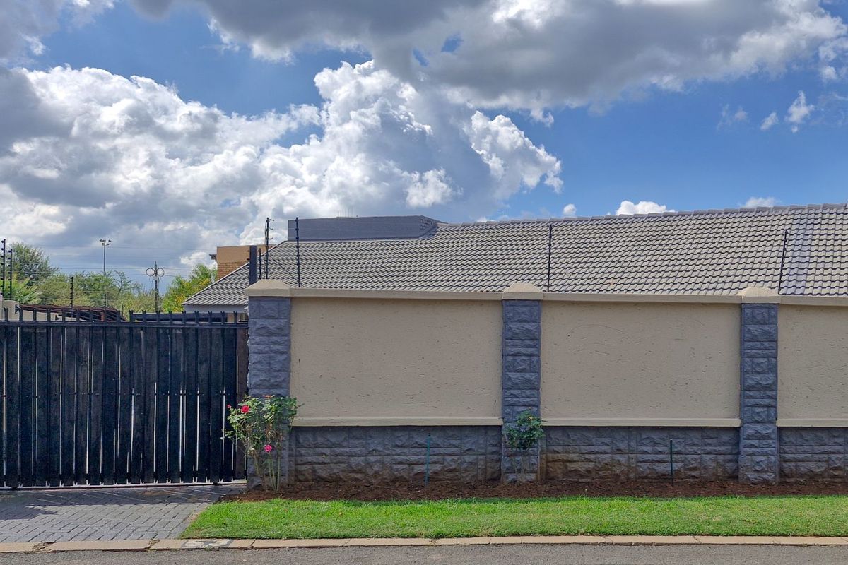 House For Sale in Doornpoort - Photo 2