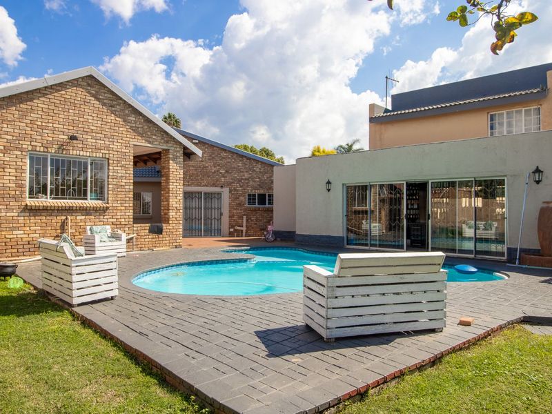 House For Sale in Doornpoort - Photo 3