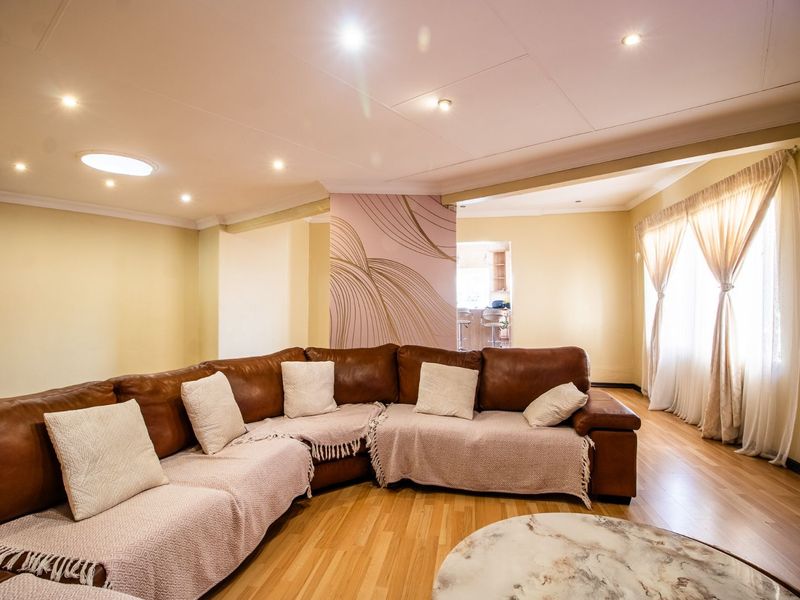 House For Sale in Doornpoort - Photo 9