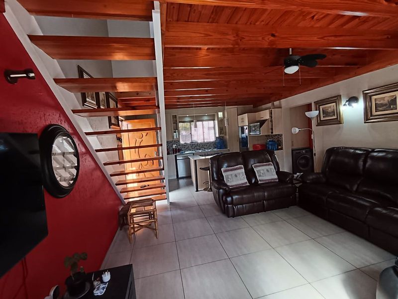 House For Sale in Pomona - Photo 8