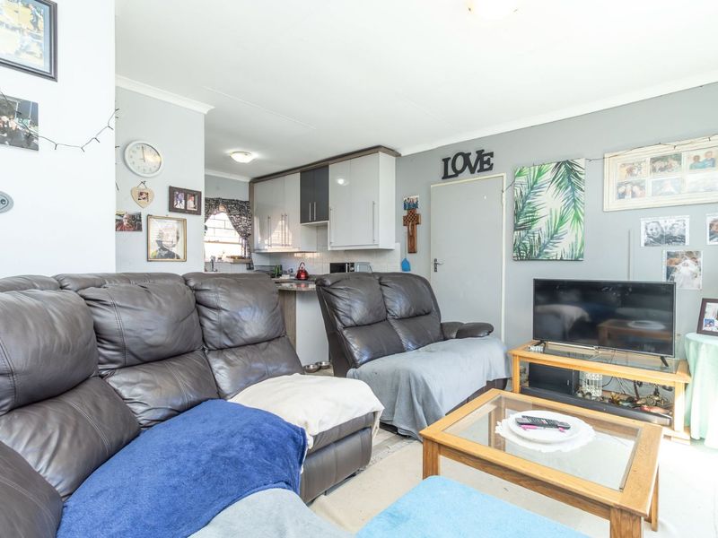 Townhouse For Sale in Honeydew Ridge - Photo 8