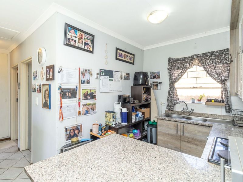 Townhouse For Sale in Honeydew Ridge - Photo 6