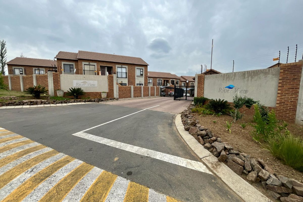 Apartment For Sale in Terra Nova - Photo 2