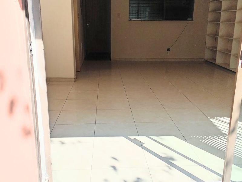 Townhouse For Sale in Windsor East - Photo 2