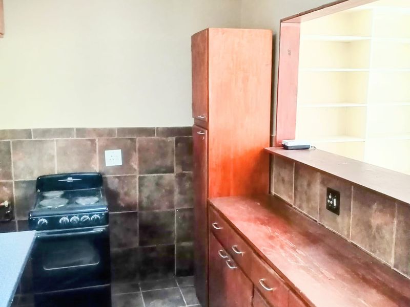 Townhouse For Sale in Windsor East - Photo 9