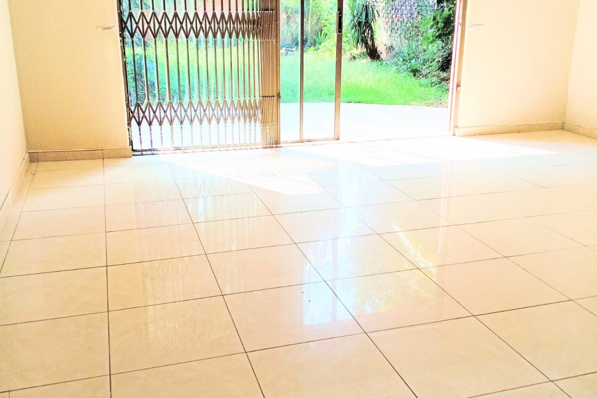 Townhouse For Sale in Windsor East - Photo 4