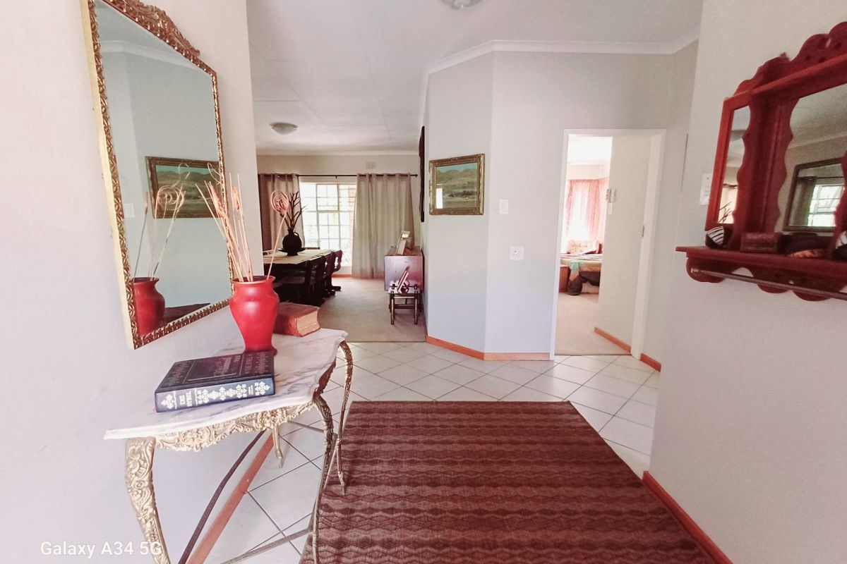 House For Sale in Modimolle Central - Photo 2