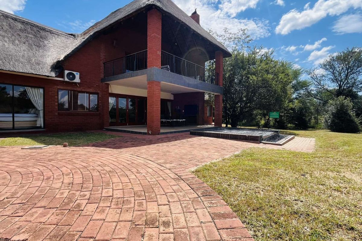 House For Sale in Zebula Golf Estate - Photo 2