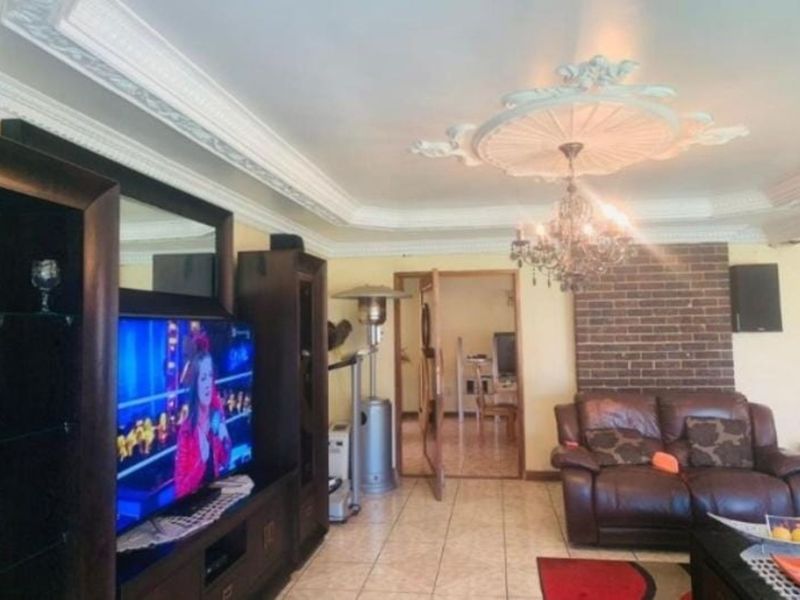 House For Sale in Cresslawn - Photo 6