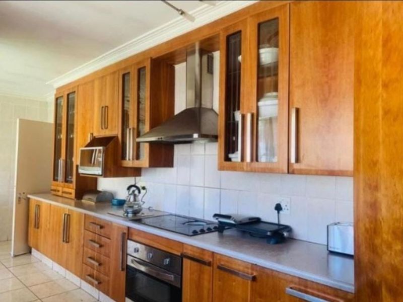 House For Sale in Cresslawn - Photo 3