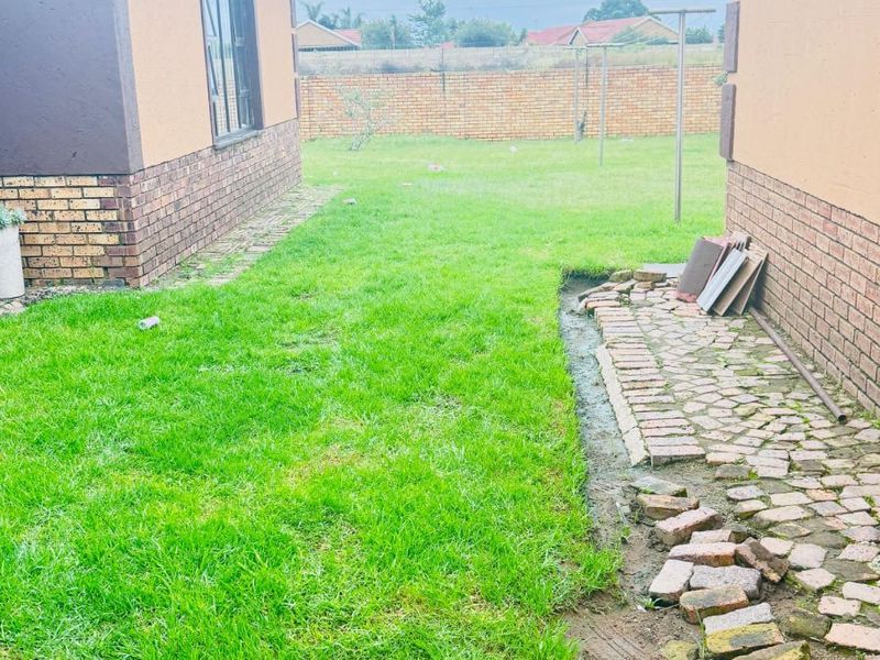 House For Sale in Reyno Ridge - Photo 6