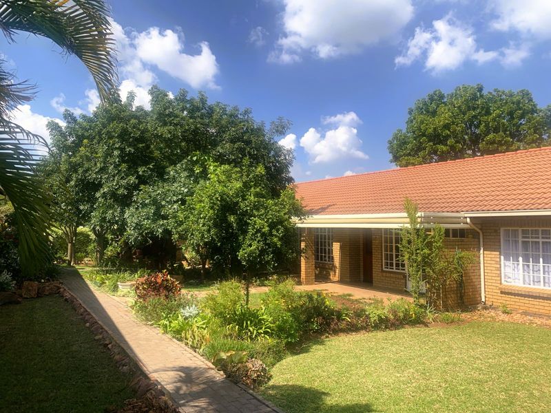 Townhouse For Sale in Bela Bela Central - Photo 2