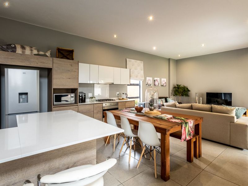 Townhouse For Sale in The Hills Game Reserve Estate - Photo 2