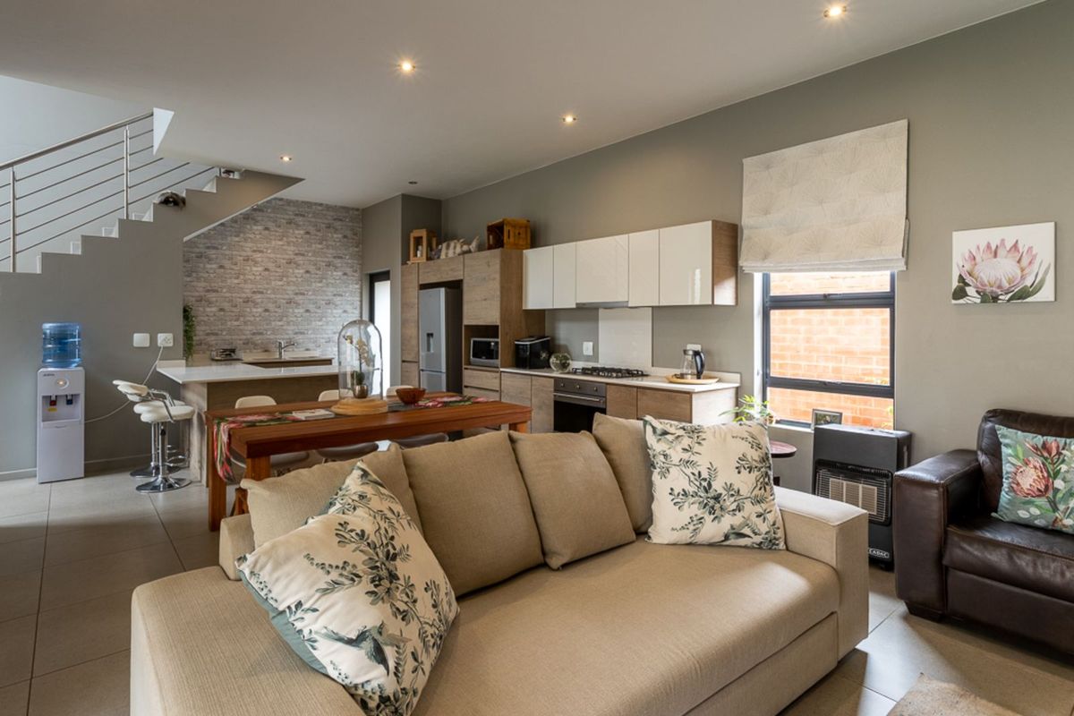 Townhouse For Sale in The Hills Game Reserve Estate - Photo 5