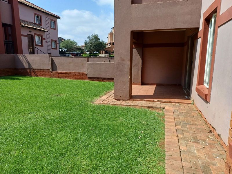 Townhouse For Sale in Castleview - Photo 4