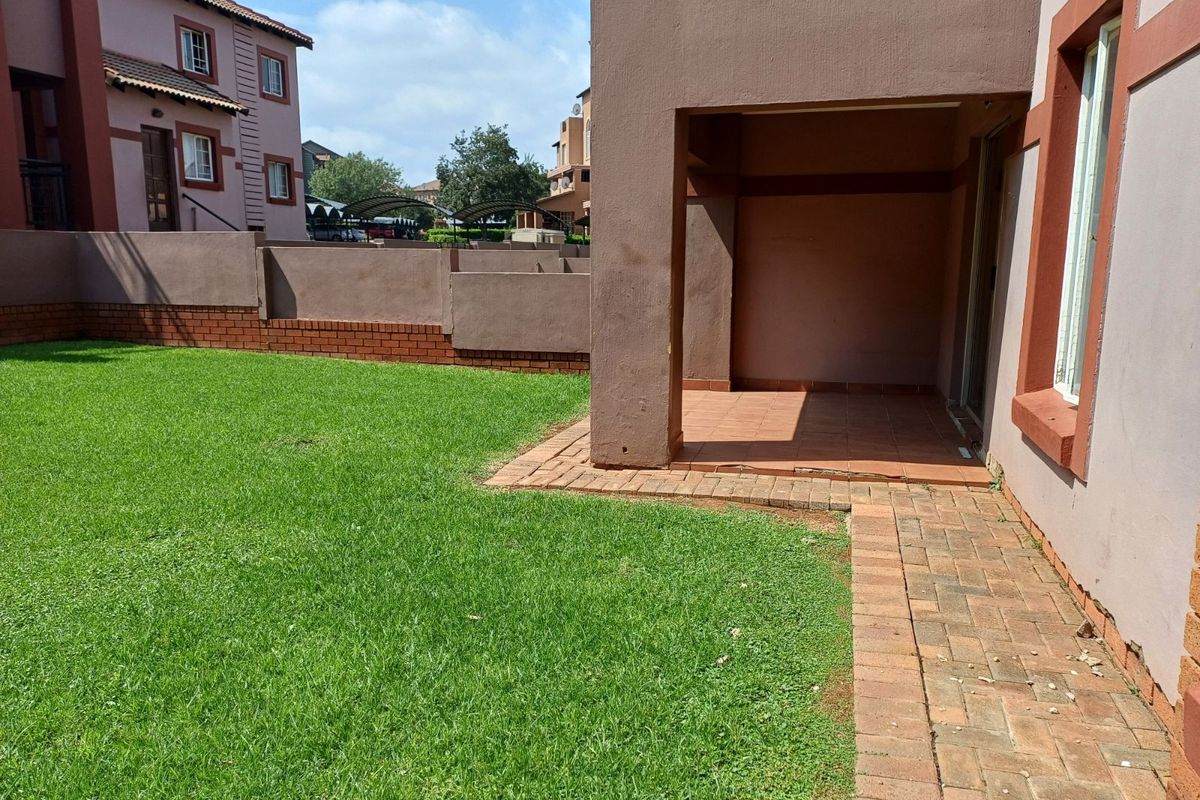 Townhouse For Sale in Castleview - Photo 4