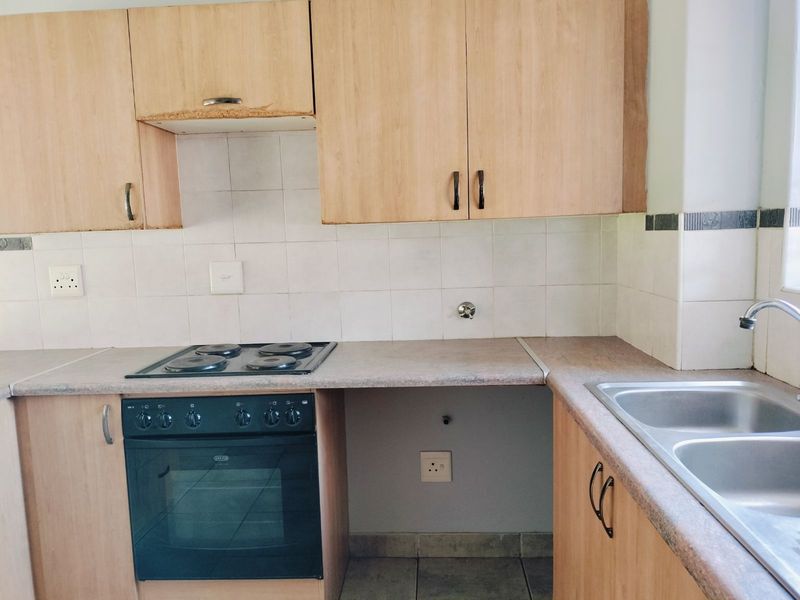 Townhouse For Sale in Castleview - Photo 8