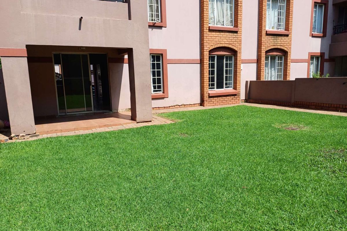 Townhouse For Sale in Castleview - Photo 3
