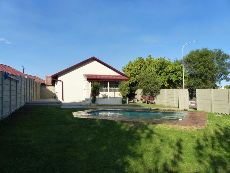 House For Sale in Noordrand - Photo 2