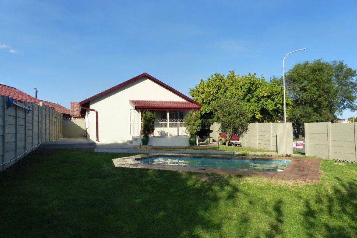 House For Sale in Noordrand - Photo 2