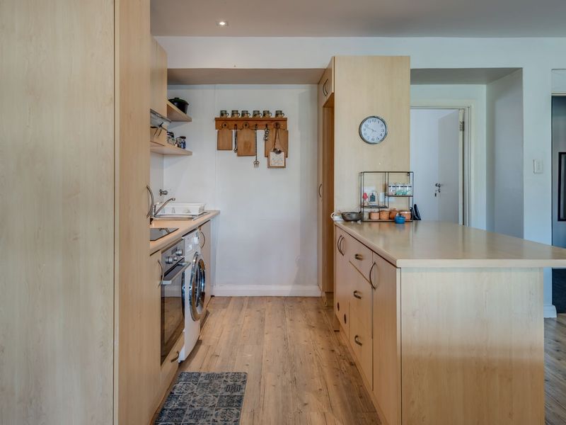 Apartment For Sale in Humewood - Photo 6