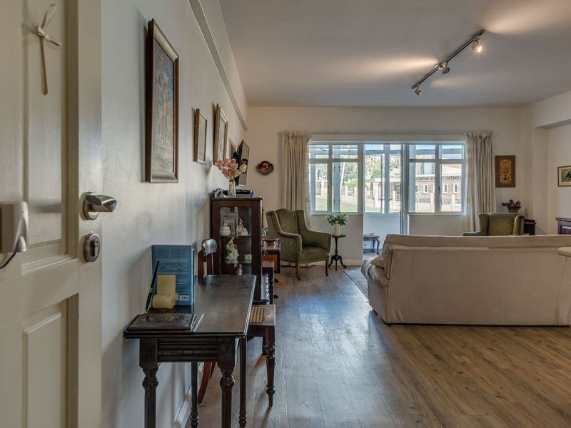 Apartment For Sale in Humewood - Photo 2