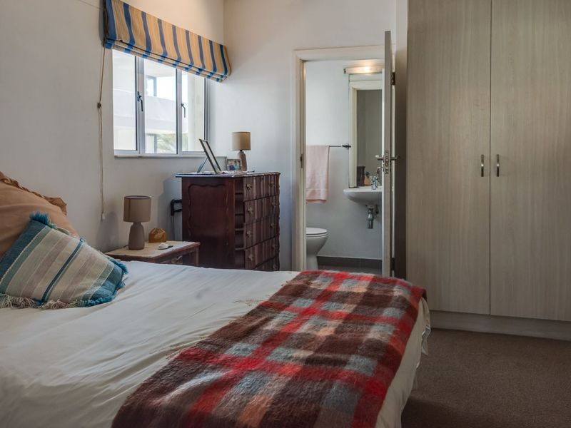 Apartment For Sale in Humewood - Photo 3