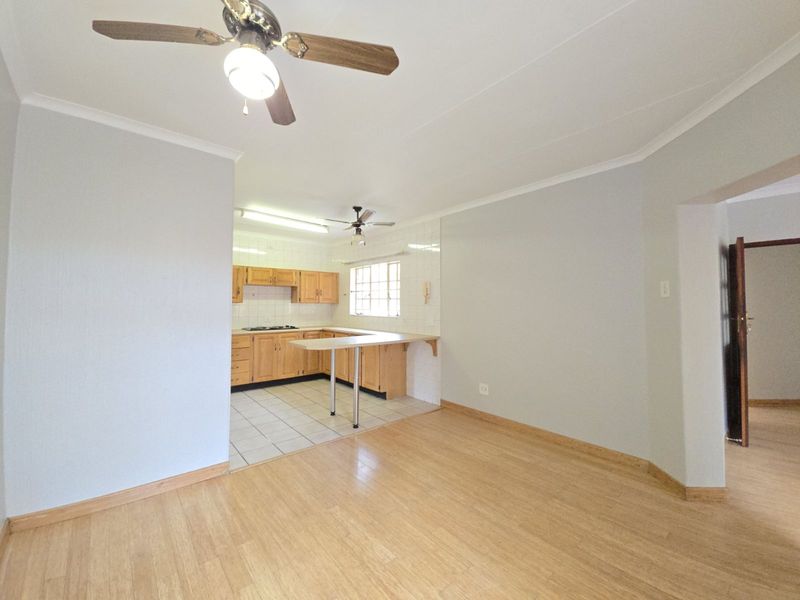 Townhouse For Sale in Zwartkop - Photo 6