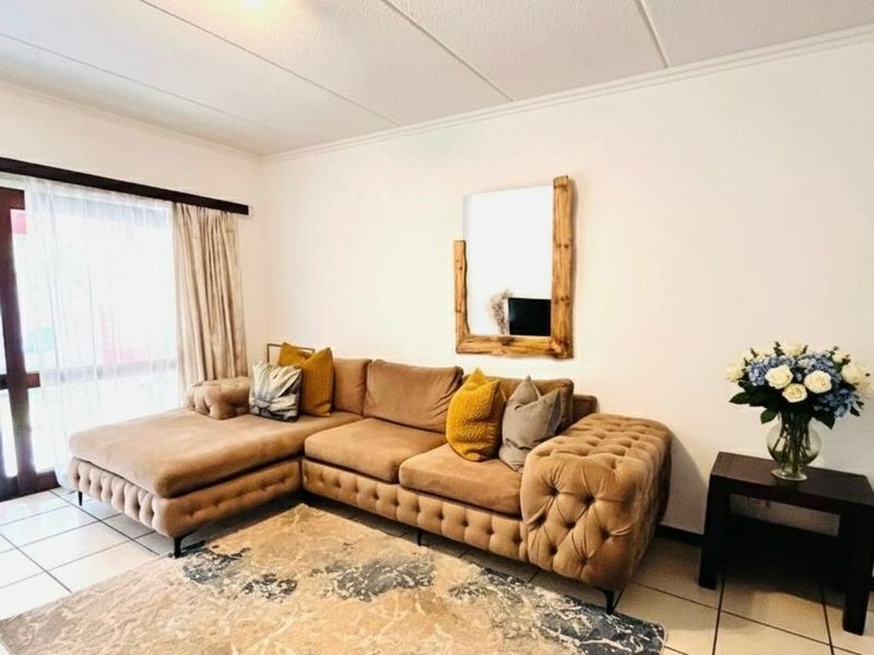 Apartment For Sale in Lonehill - Photo 2
