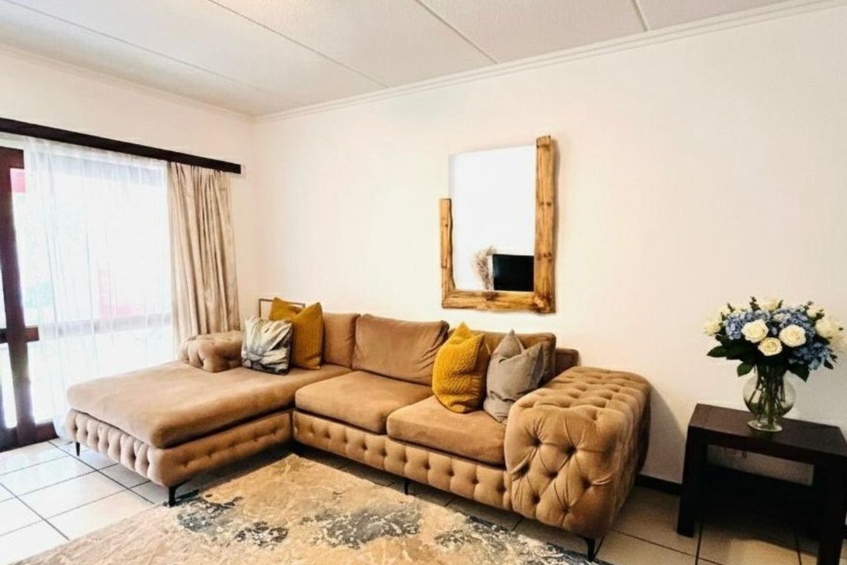 Apartment For Sale in Lonehill - Photo 2