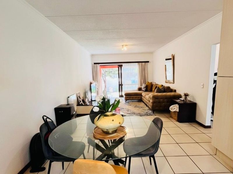 Apartment For Sale in Lonehill - Photo 4