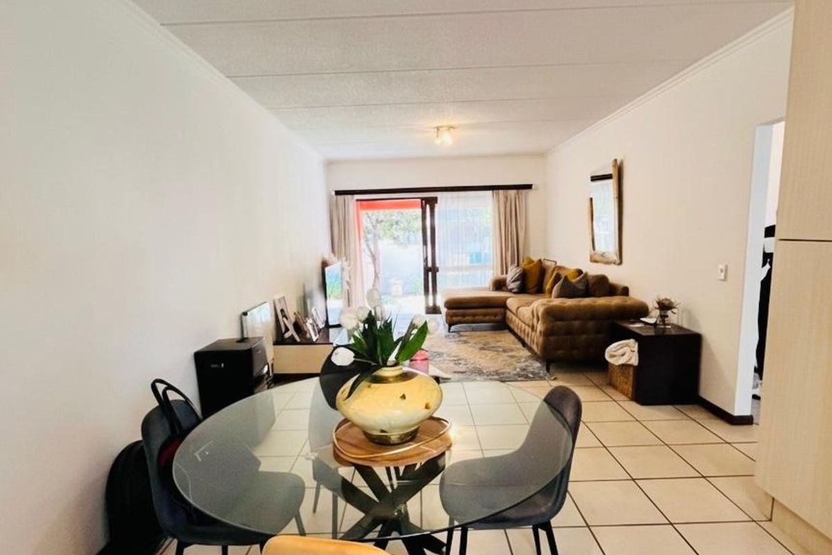 Apartment For Sale in Lonehill - Photo 4