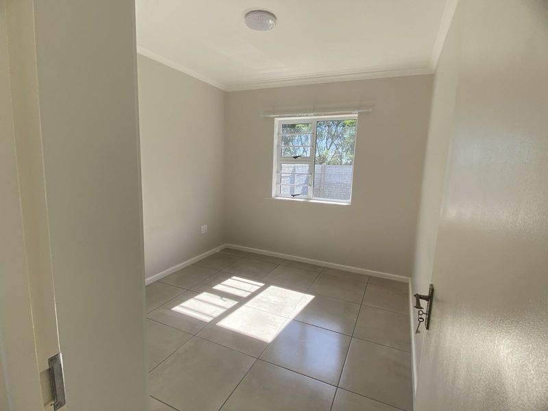 Townhouse For Sale in Lorraine - Photo 10