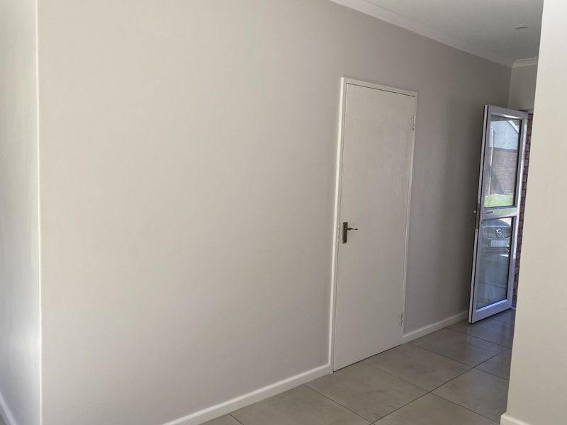 Townhouse For Sale in Lorraine - Photo 9