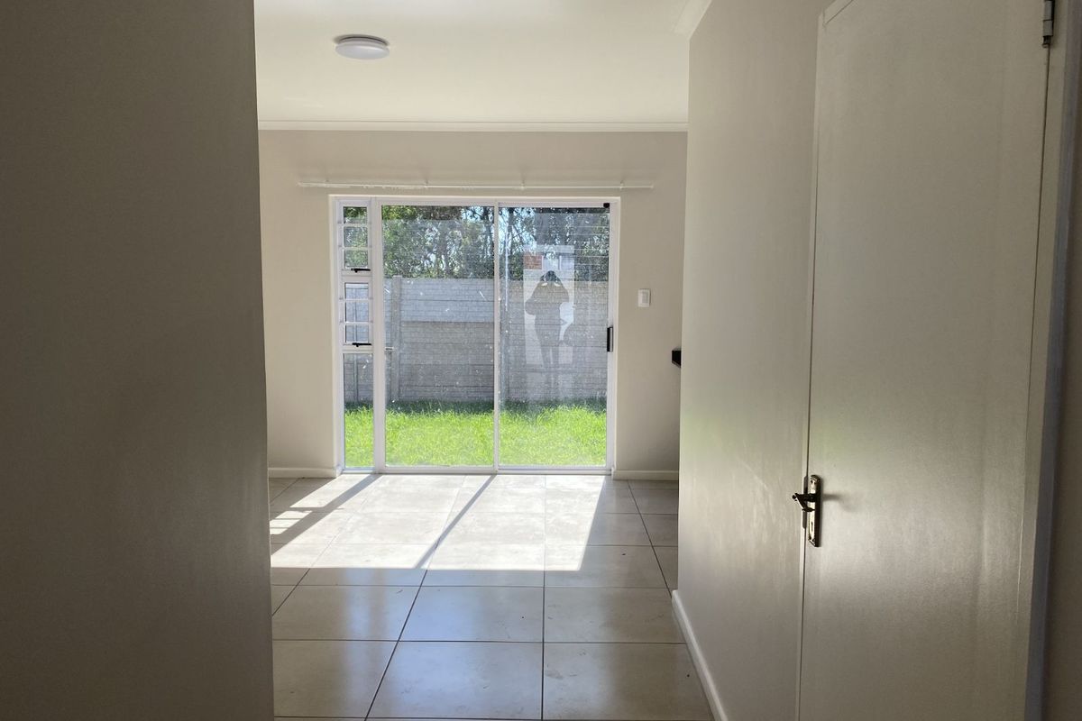 Townhouse For Sale in Lorraine - Photo 3