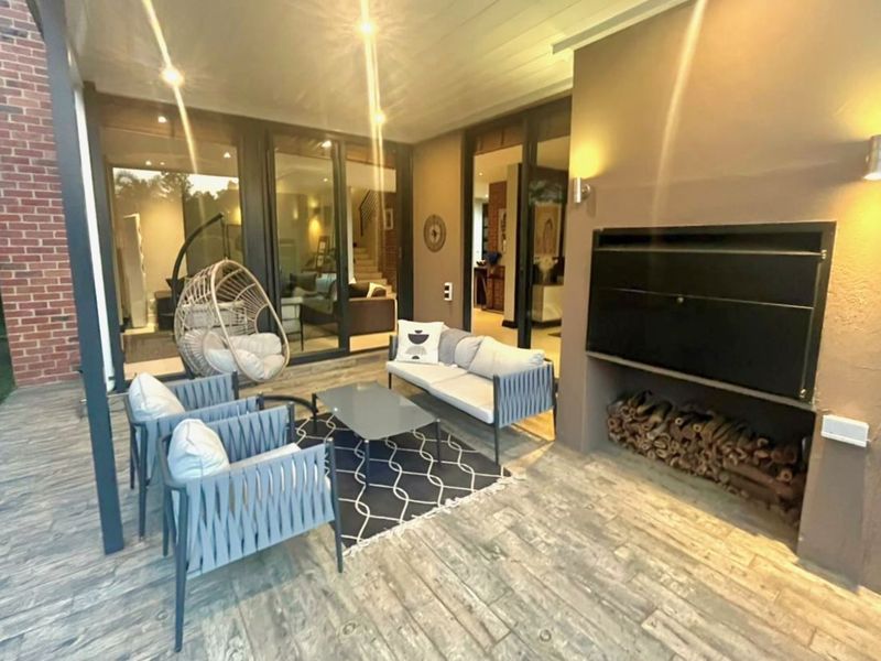 House For Sale in North Riding - Photo 8