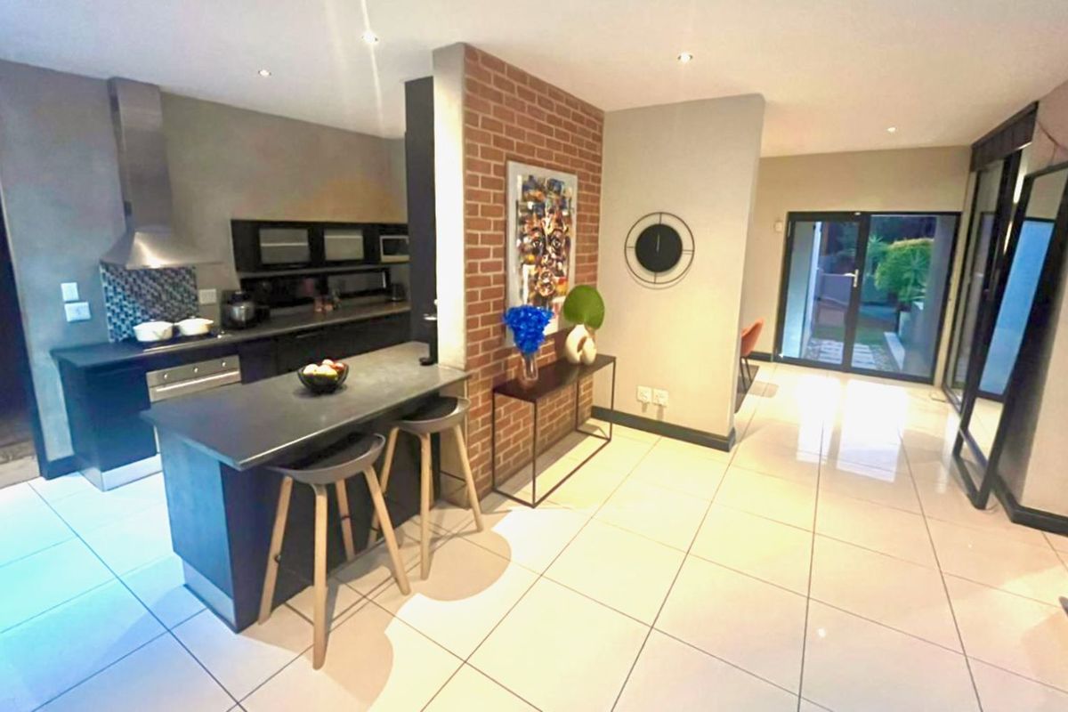 House For Sale in North Riding - Photo 3