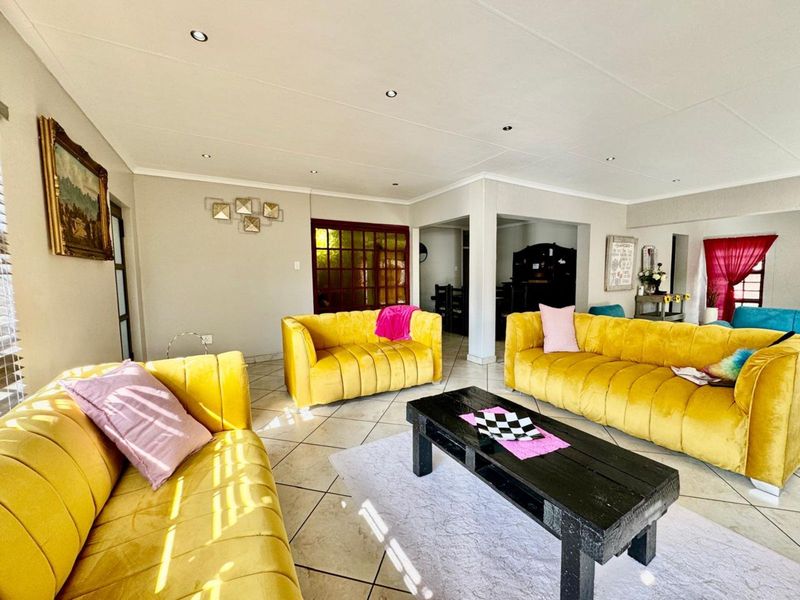 House For Sale in Secunda Central - Photo 5